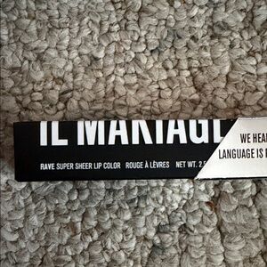 IL MAKIAGE Sheer Lip Color in Black Packaging